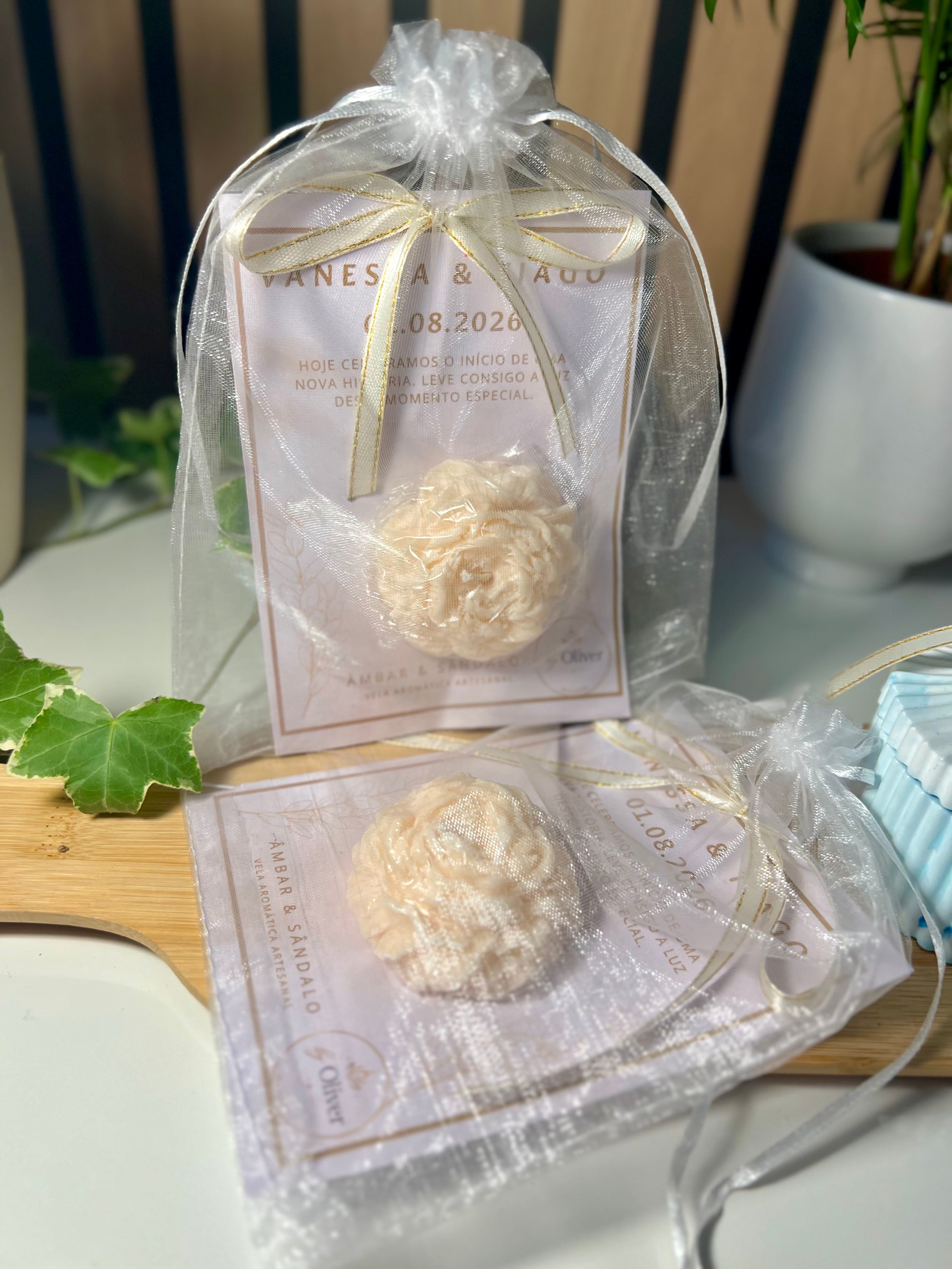 Vela Peonia com cartão decorativo